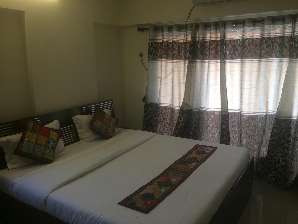 Poonam Hieghts Bed & Breakfast Mumbai Exterior photo