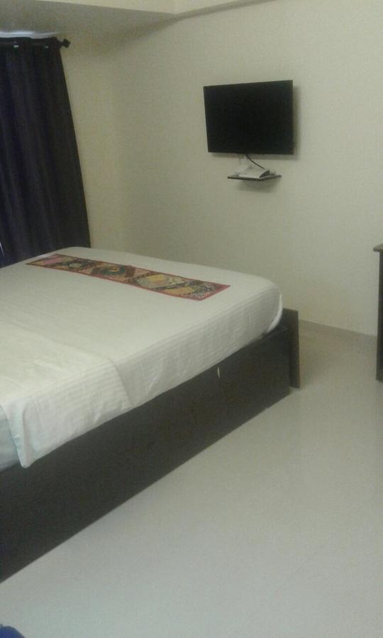 Poonam Hieghts Bed & Breakfast Mumbai Exterior photo
