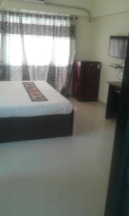 Poonam Hieghts Bed & Breakfast Mumbai Exterior photo